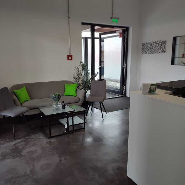 Heller Behandlungsraum bei Physio Rieger im Ostertag in Aalen
