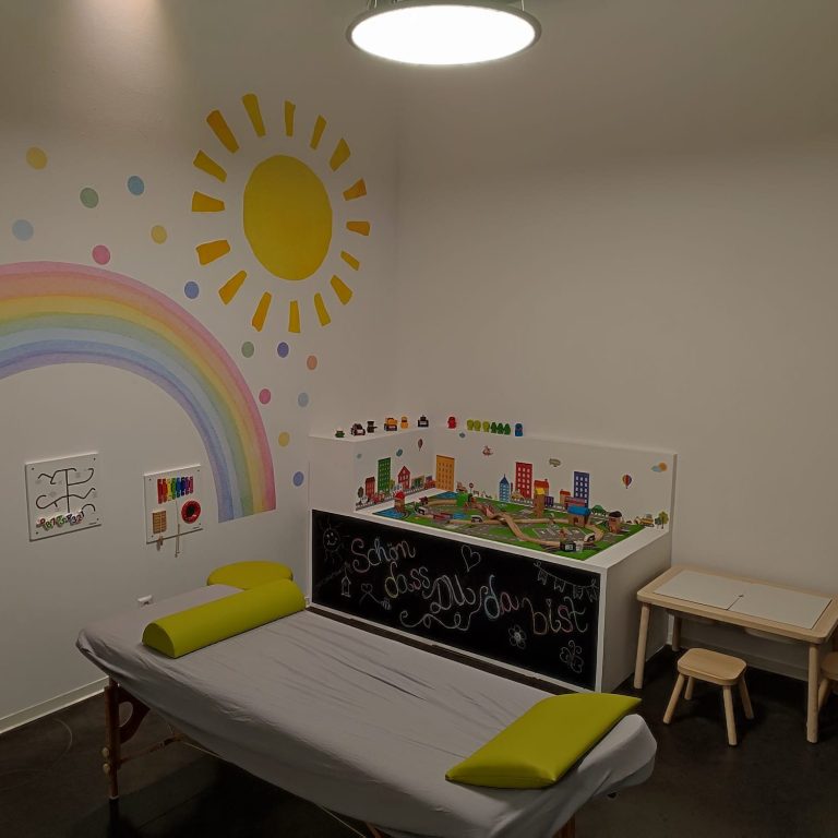 Familienfreundlicher Behandlungsraum bei Physio Rieger in Aalen